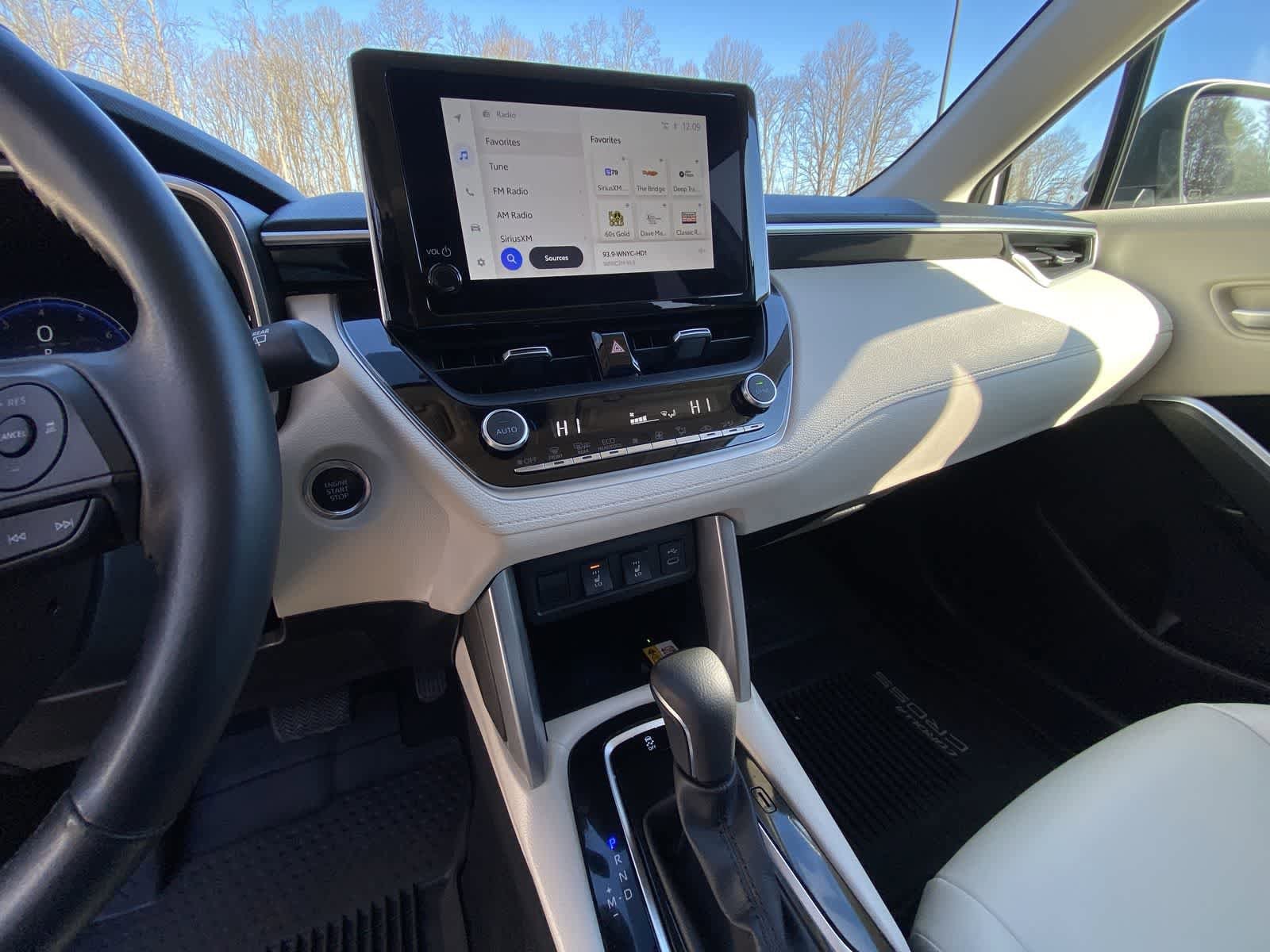 Thumbnail: 2023 Toyota Corolla Cross - 27