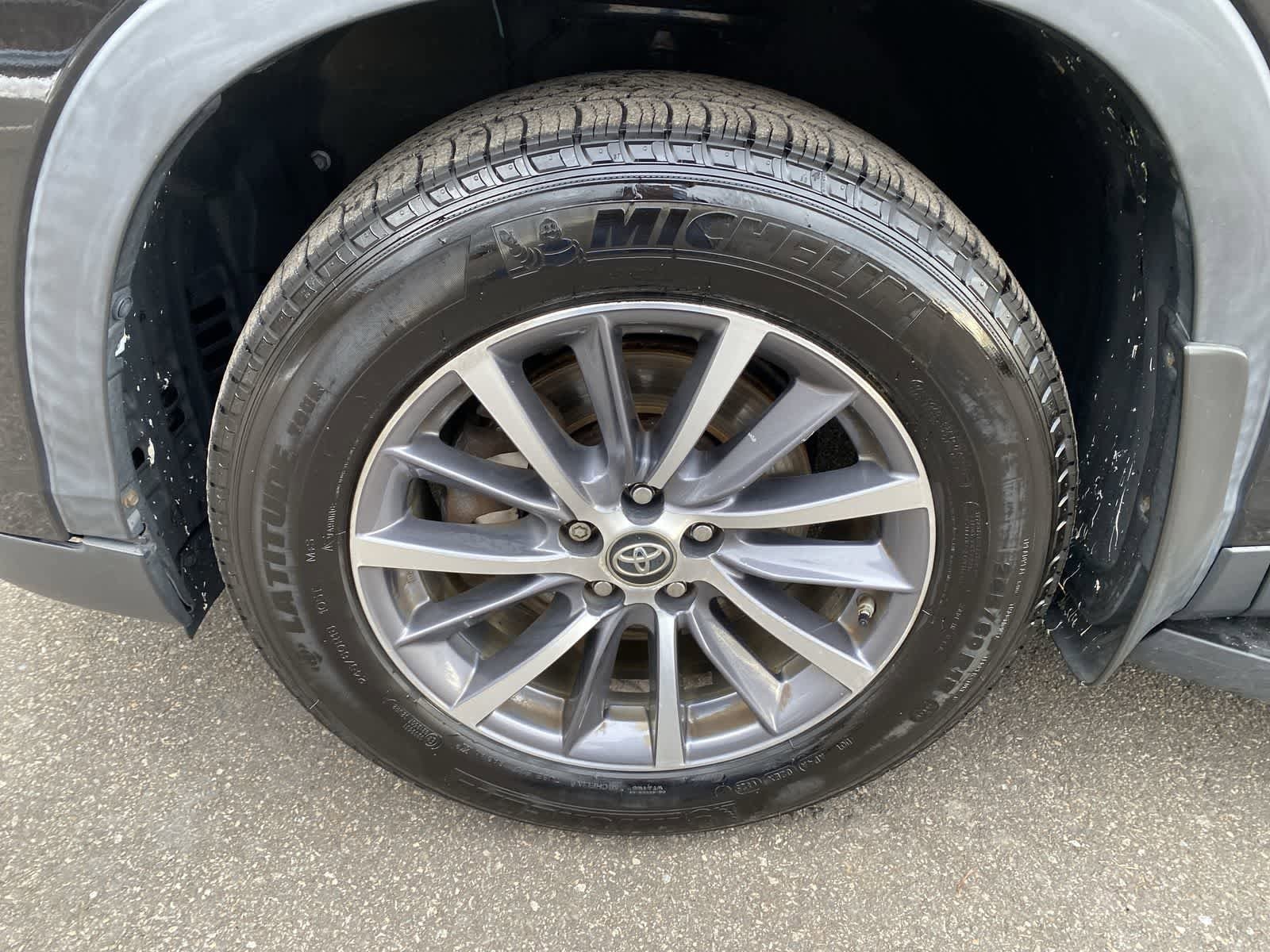 Thumbnail: 2019 Toyota Highlander - 17