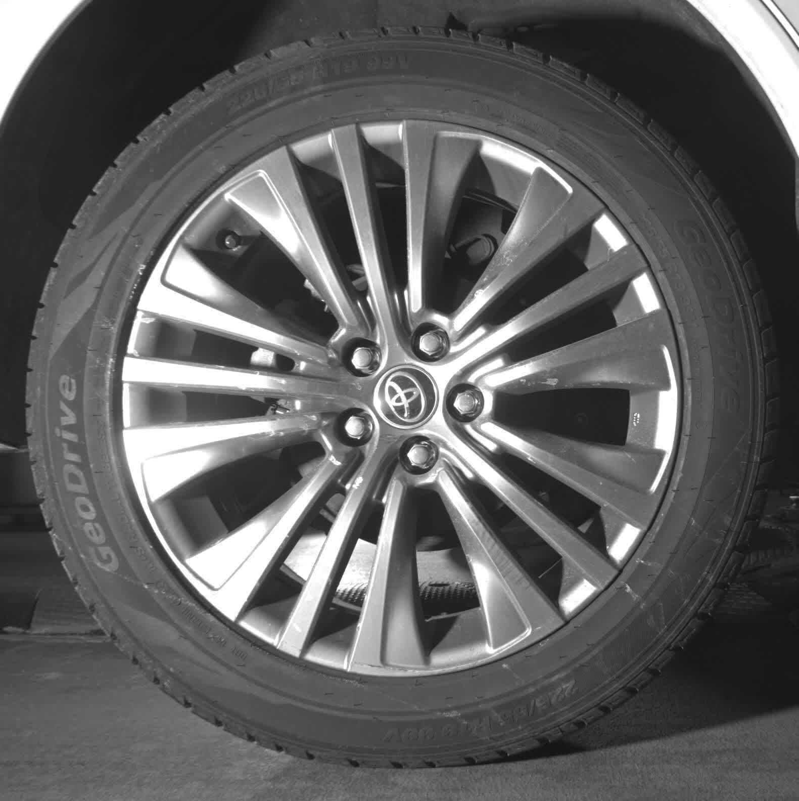 Thumbnail: 2022 Toyota Venza - 11