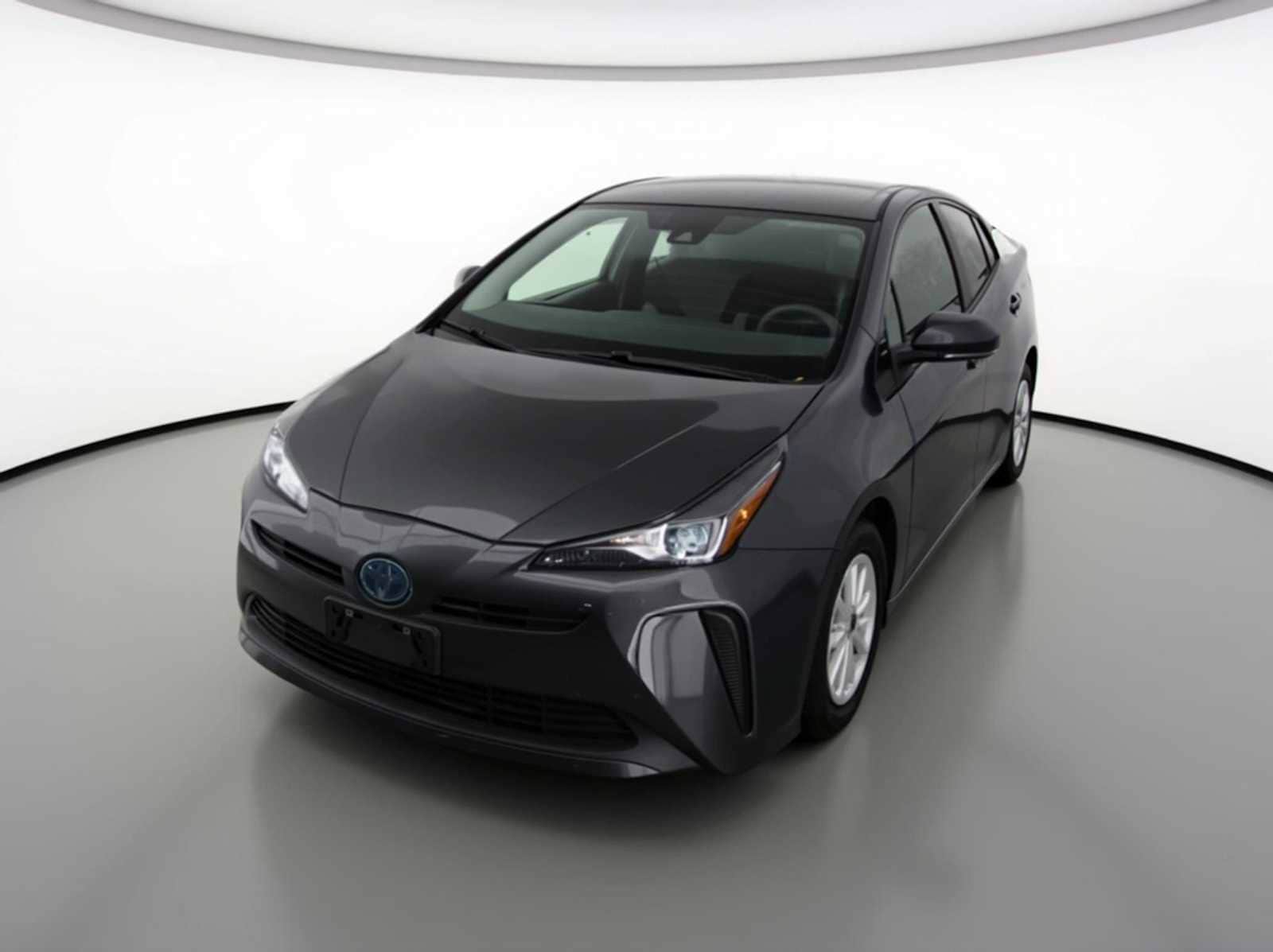 2020 Toyota Prius L Eco's photo