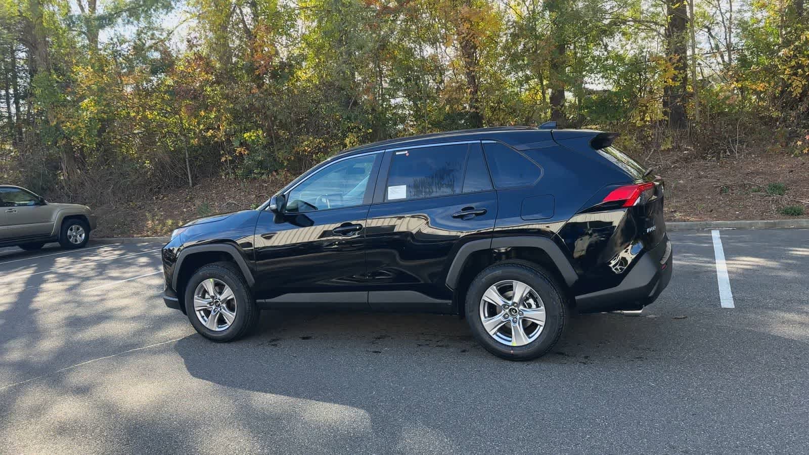 Thumbnail: 2025 Toyota RAV4 - 6