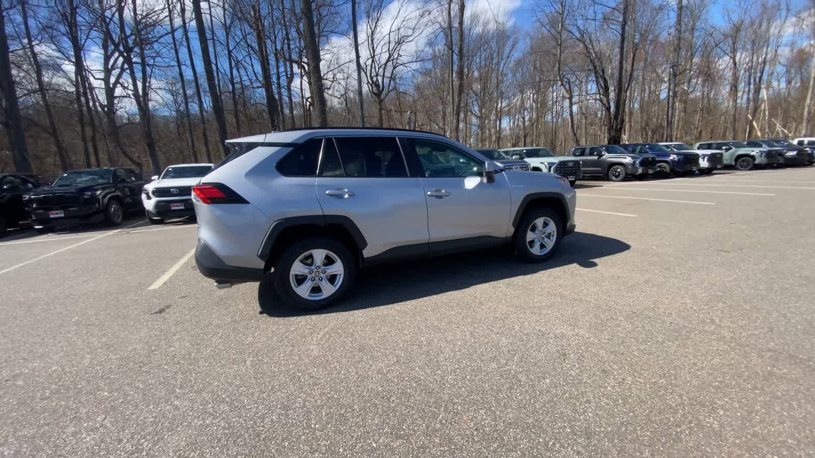 Thumbnail: 2021 Toyota RAV4 - 5