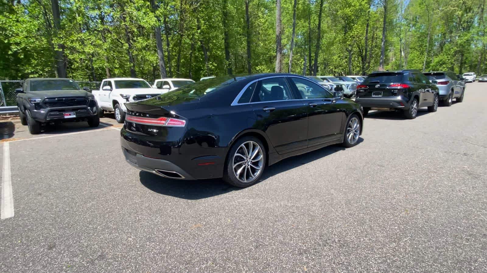 Thumbnail: 2019 Lincoln MKZ - 8
