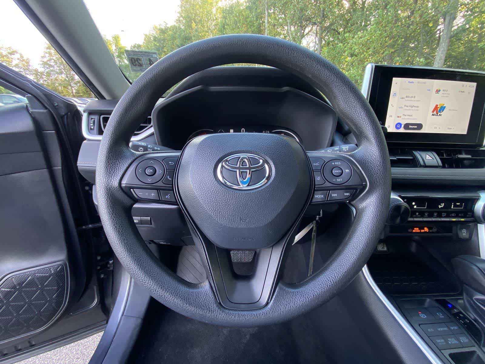 Thumbnail: 2024 Toyota RAV4 - 25