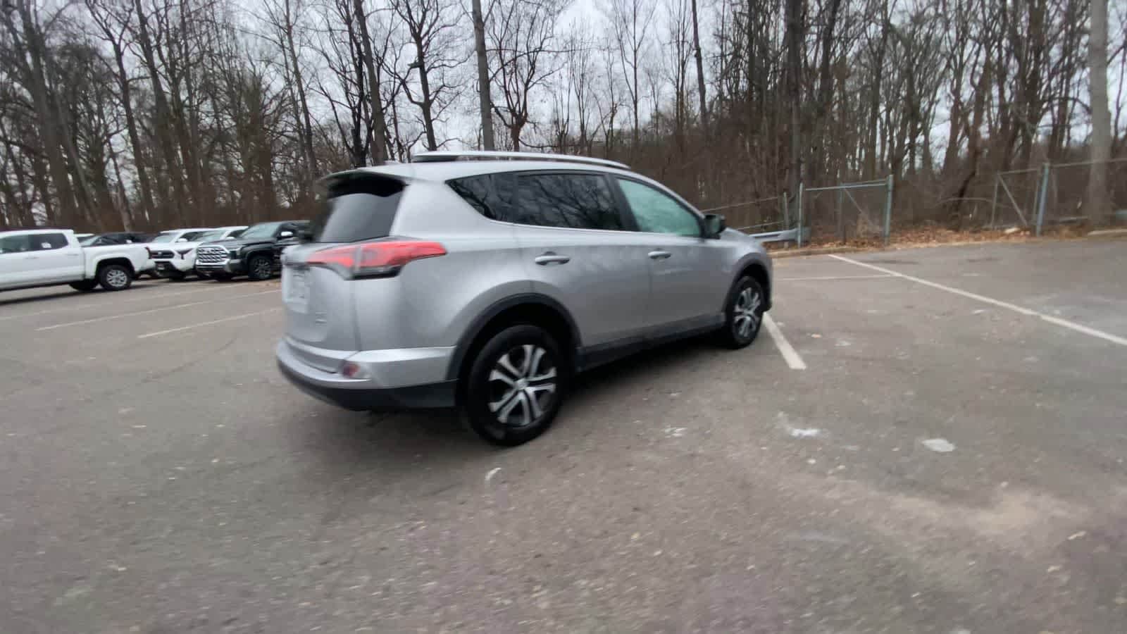 Thumbnail: 2016 Toyota RAV4 - 14