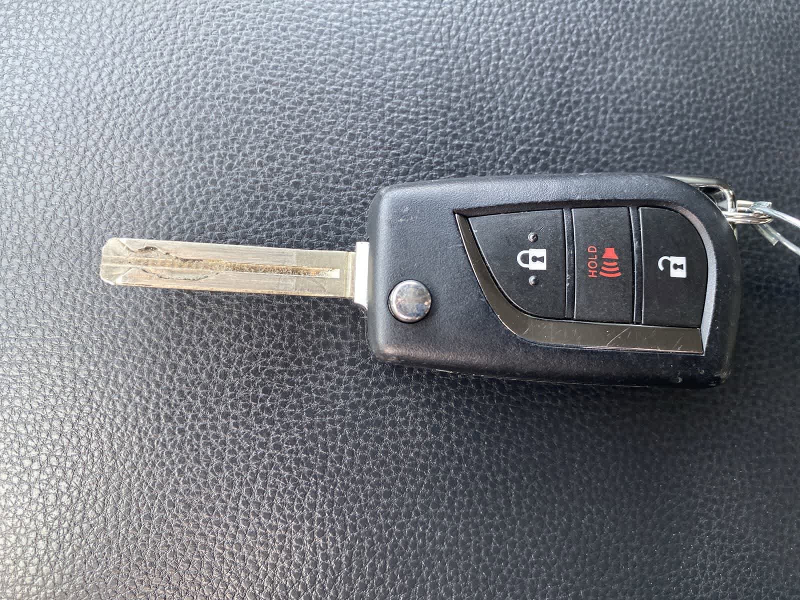 Thumbnail: 2025 Toyota RAV4 - 33