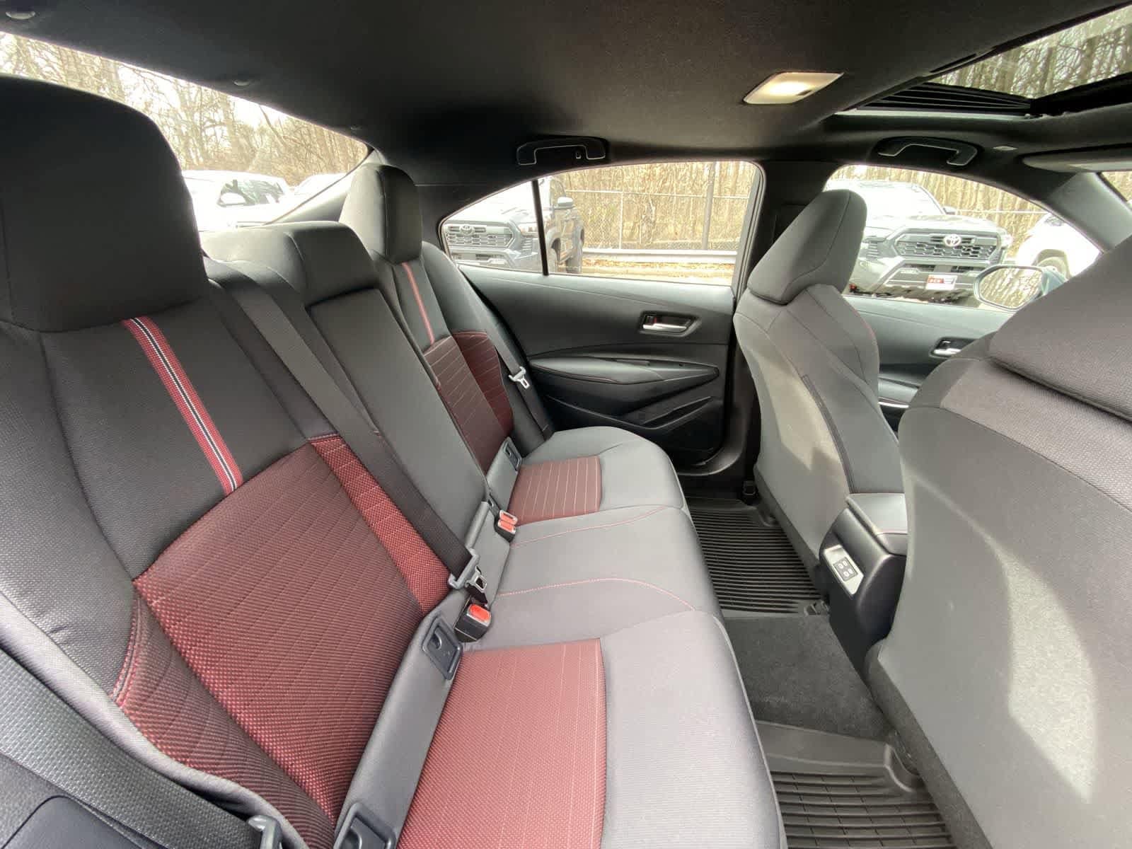 Thumbnail: 2025 Toyota Corolla - 32