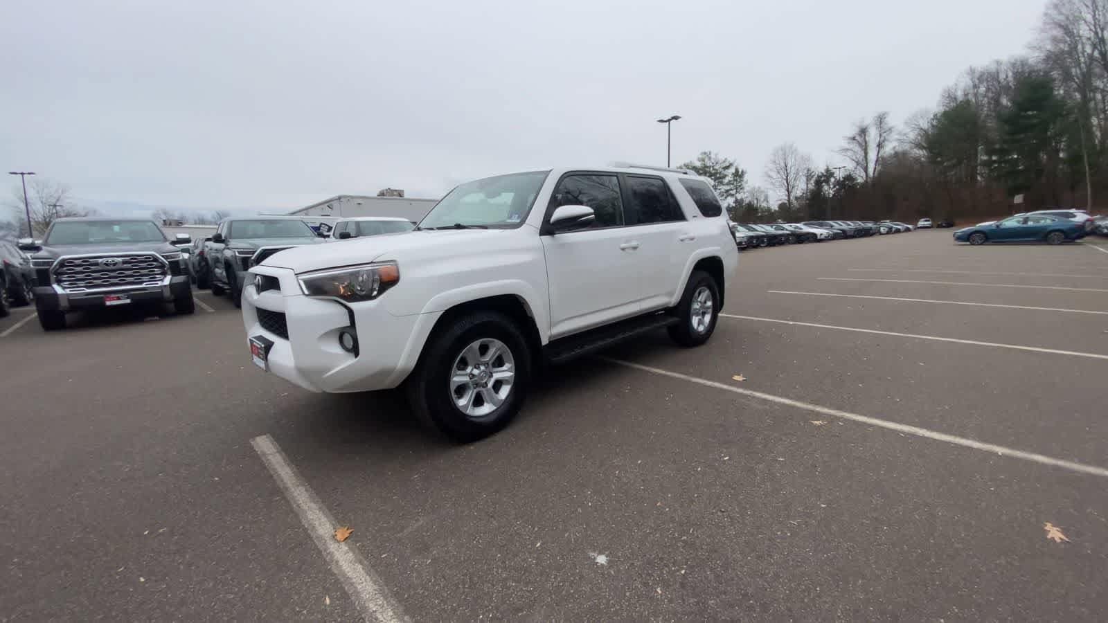 Thumbnail: 2016 Toyota 4Runner - 9