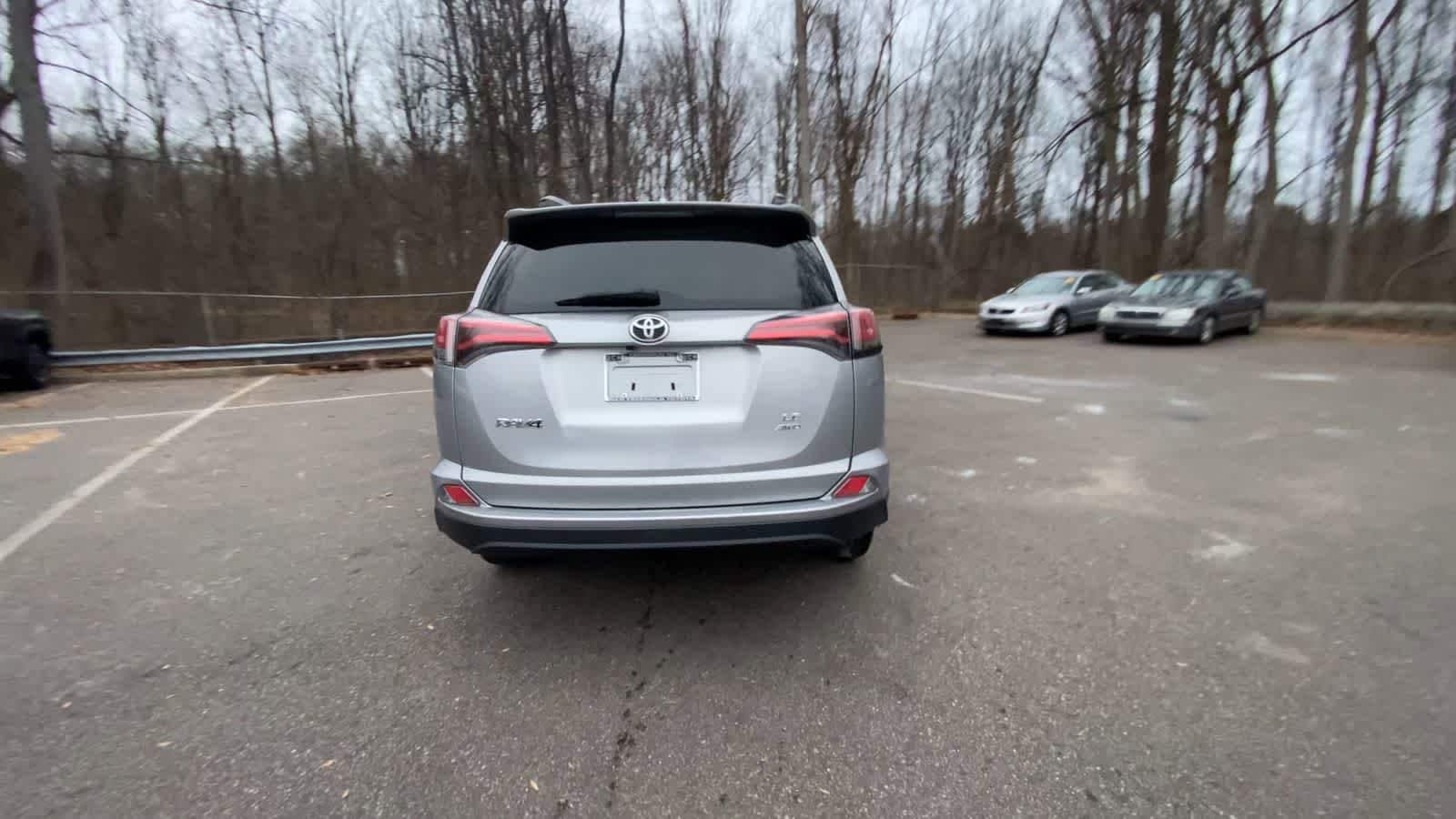 Thumbnail: 2016 Toyota RAV4 - 13