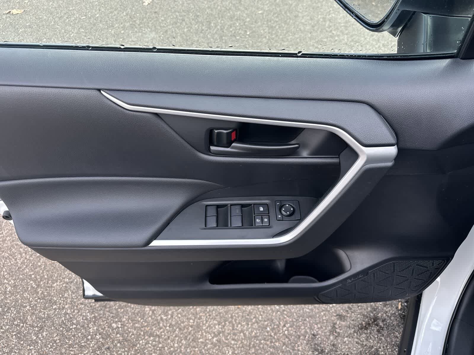 Thumbnail: 2025 Toyota RAV4 - 29