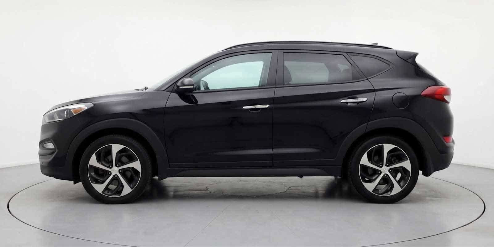Thumbnail: 2016 Hyundai Tucson - 8
