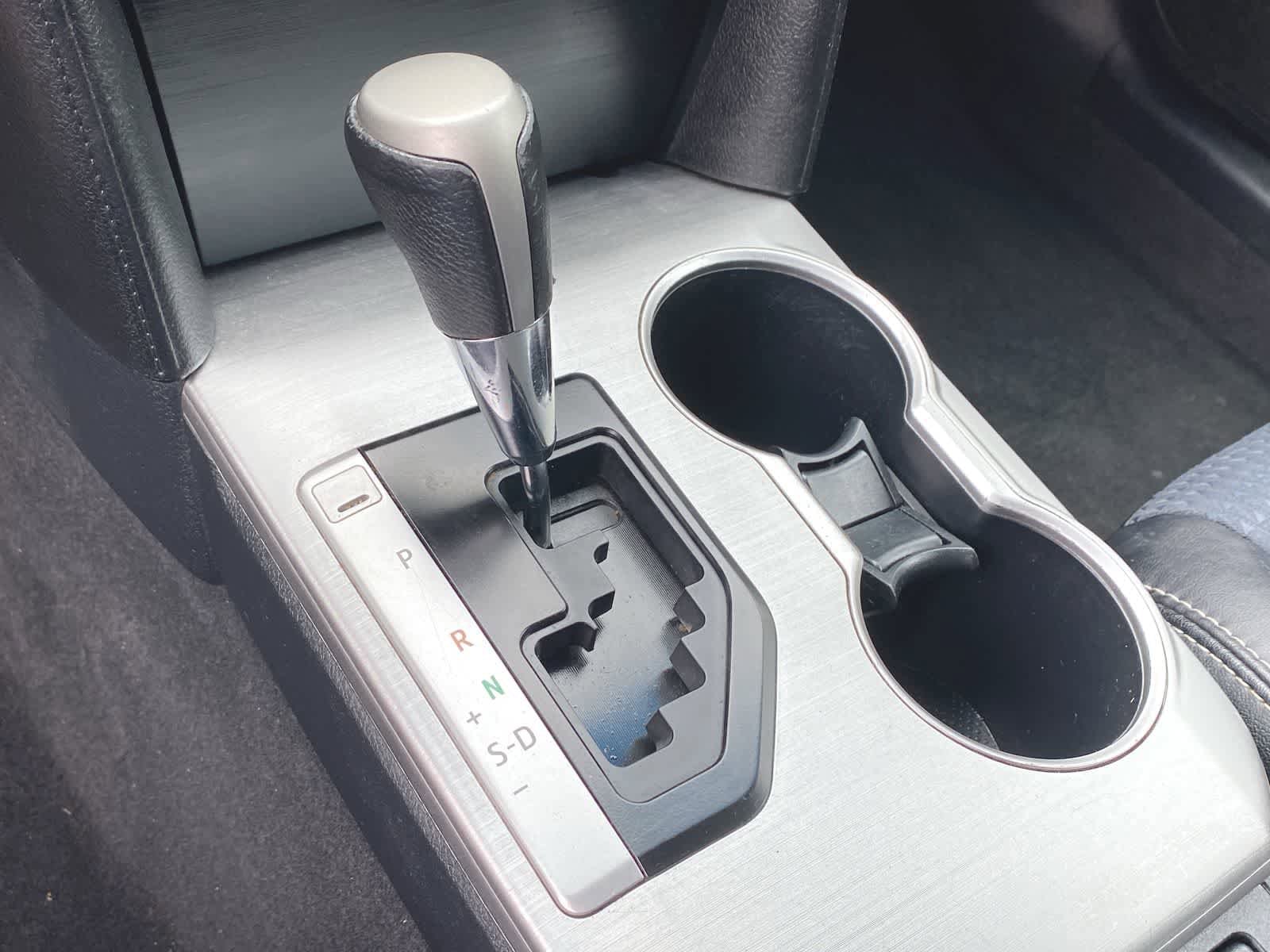 Thumbnail: 2012 Toyota Camry - 29