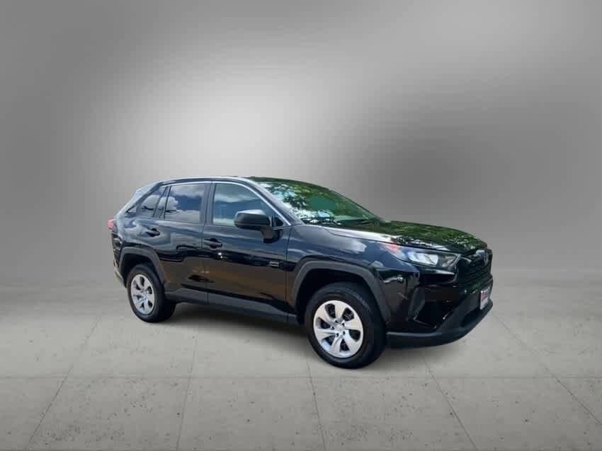 2022 Toyota RAV4 LE 2