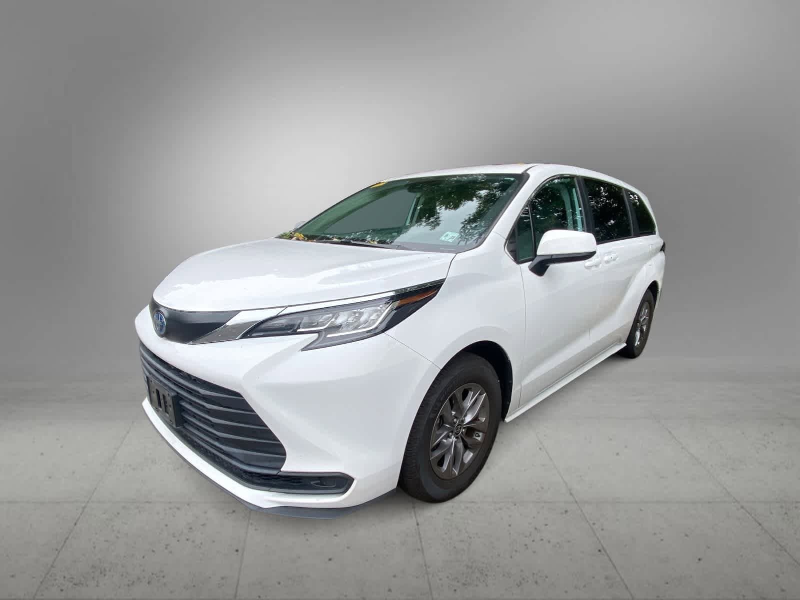 Thumbnail: 2023 Toyota Sienna - 1