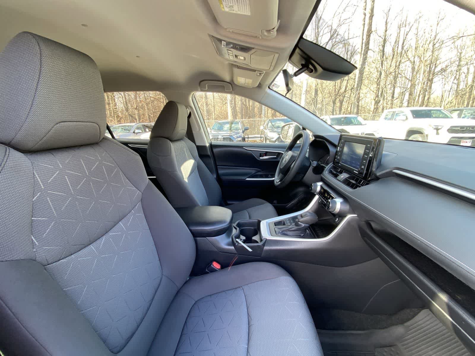 Thumbnail: 2021 Toyota RAV4 - 21