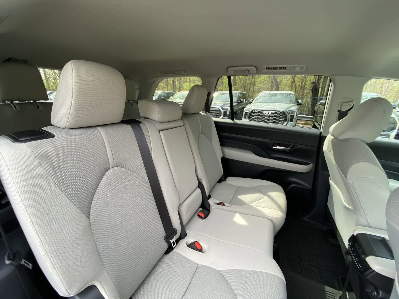 Thumbnail: 2025 Toyota Grand Highlander - 27