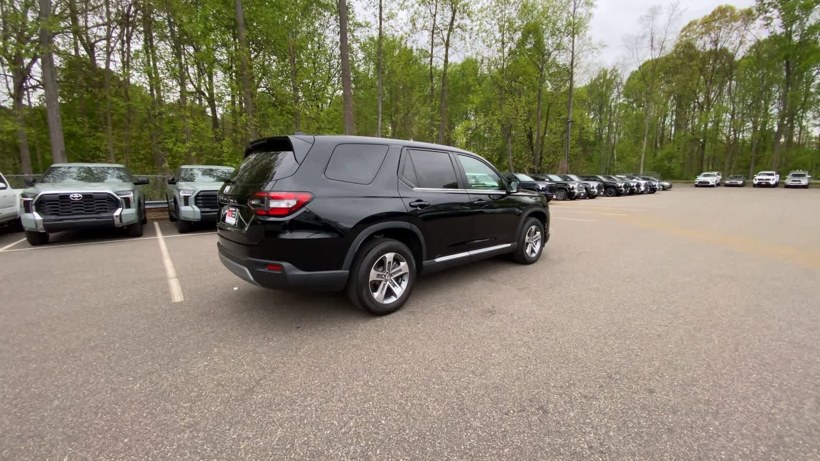 Thumbnail: 2024 Honda Pilot - 11