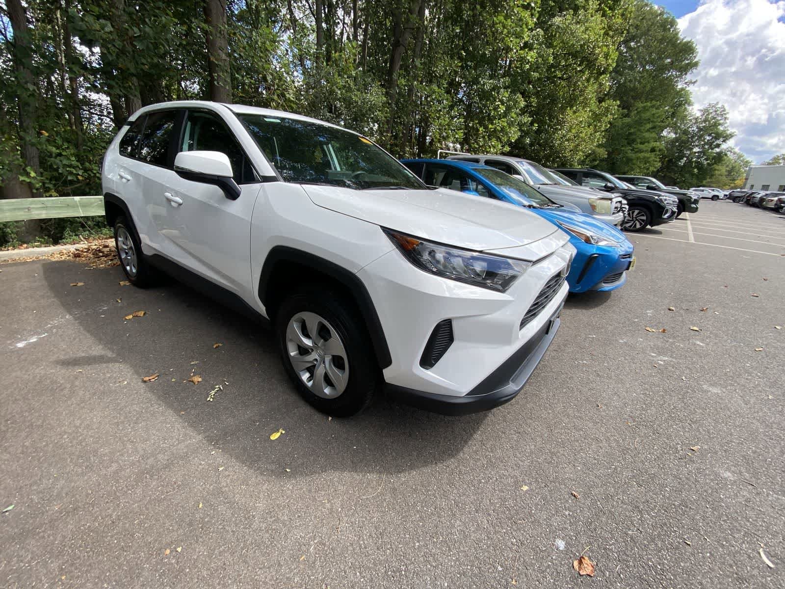 Thumbnail: 2022 Toyota RAV4 - 3
