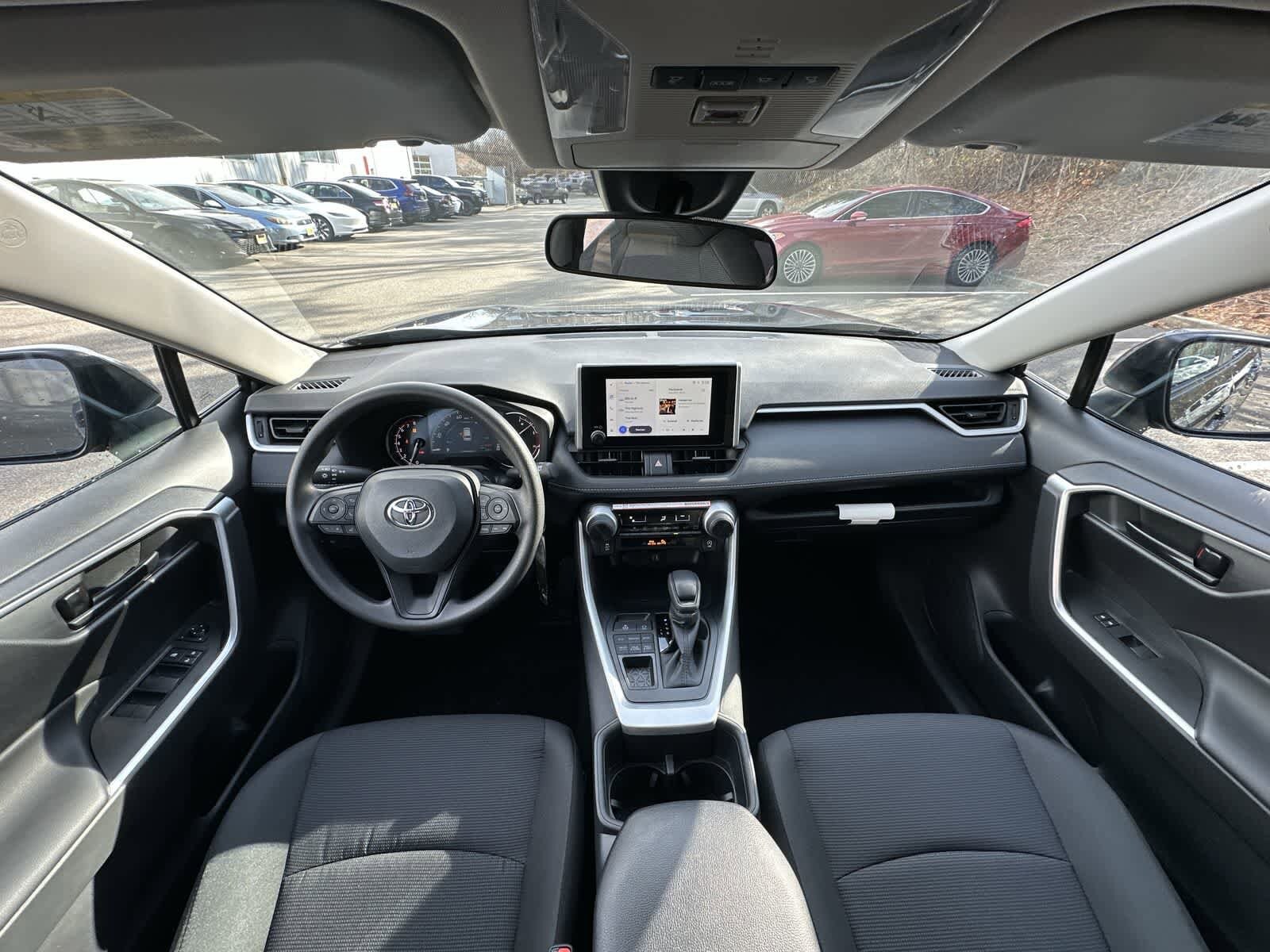 Thumbnail: 2025 Toyota RAV4 - 27