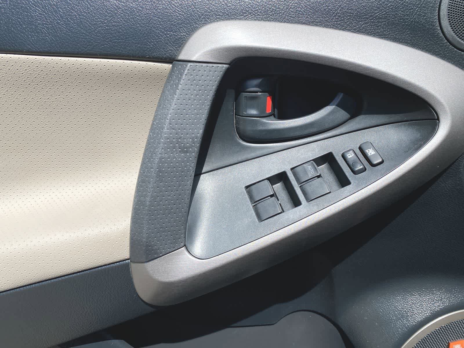 2008 Toyota RAV4 Limited 16