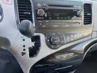 Thumbnail: 2013 Toyota Sienna - 15