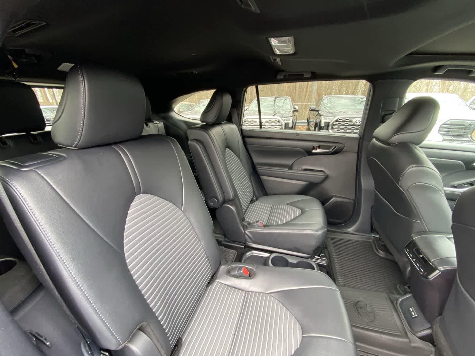 Thumbnail: 2025 Toyota Highlander - 24