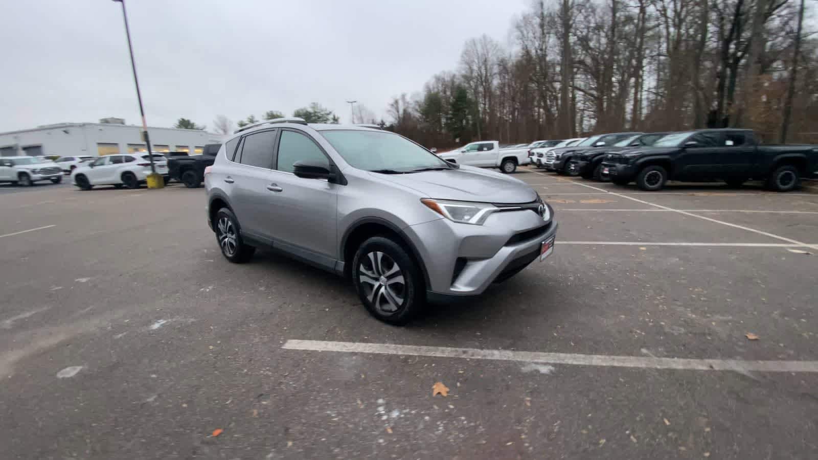 Thumbnail: 2016 Toyota RAV4 - 8