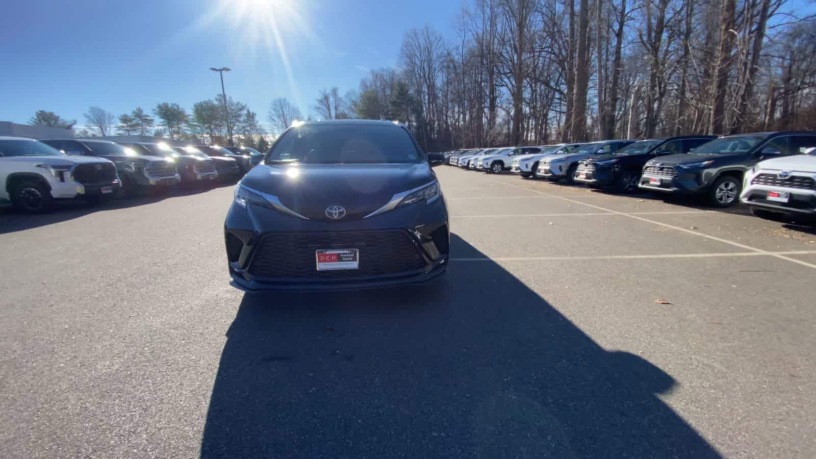 Thumbnail: 2023 Toyota Sienna - 3