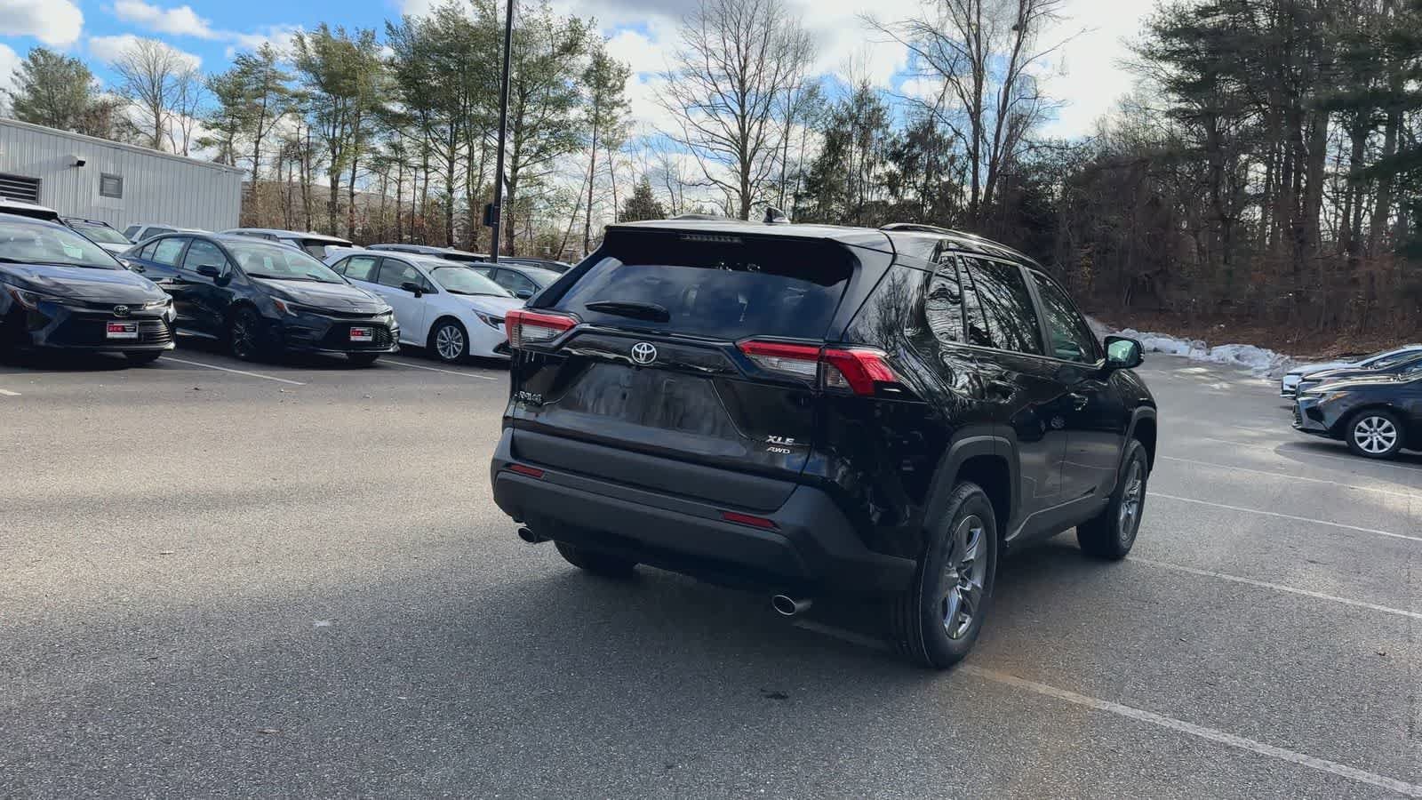 Thumbnail: 2025 Toyota RAV4 - 8