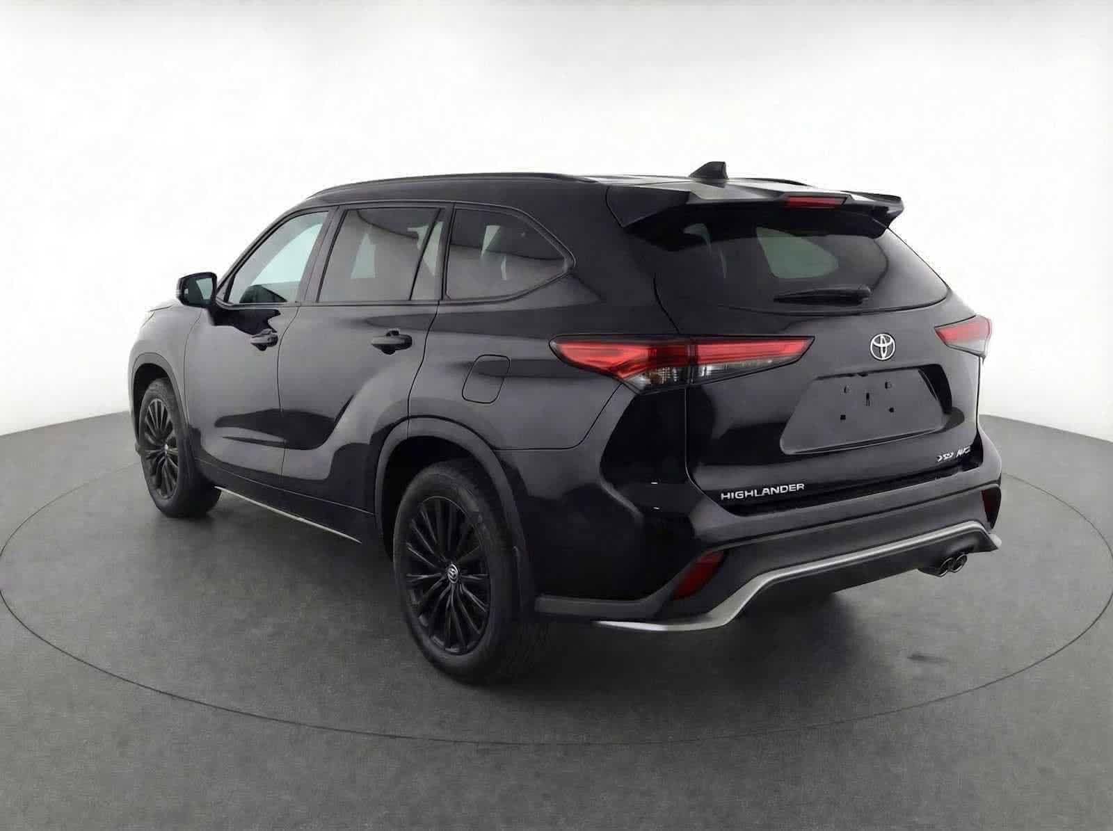 Thumbnail: 2025 Toyota Highlander - 4