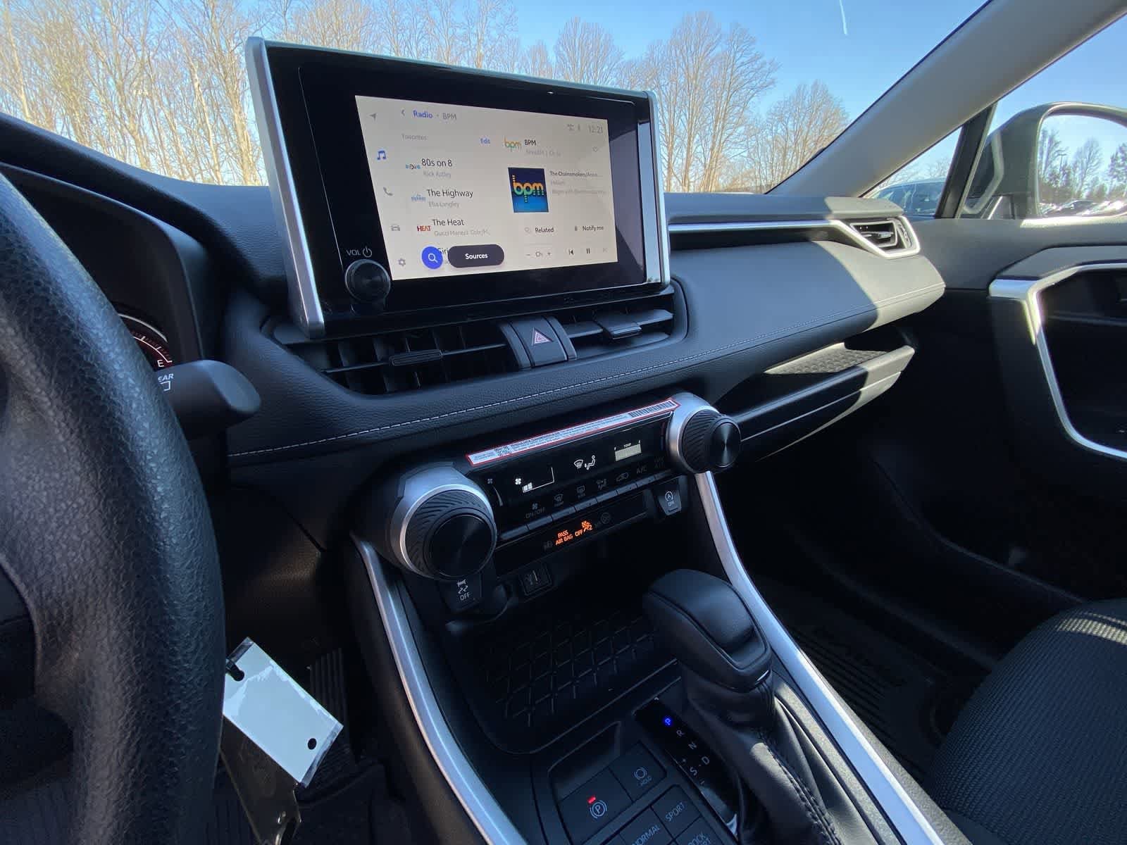 Thumbnail: 2025 Toyota RAV4 - 24