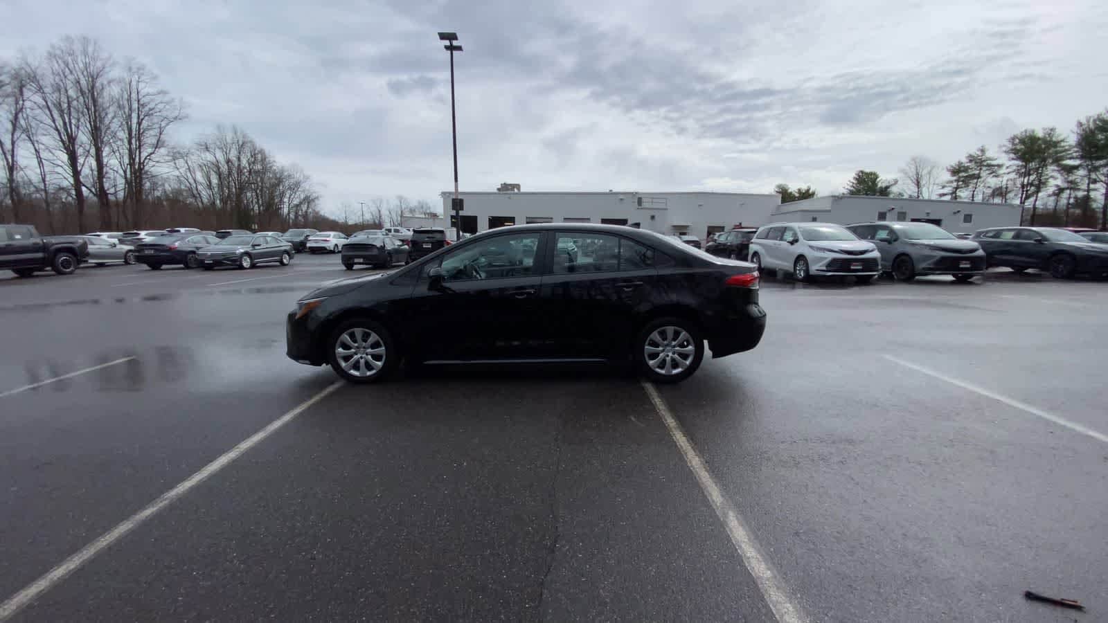 Thumbnail: 2025 Toyota Corolla - 10