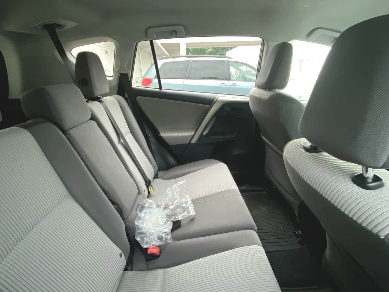 Thumbnail: 2014 Toyota RAV4 - 6