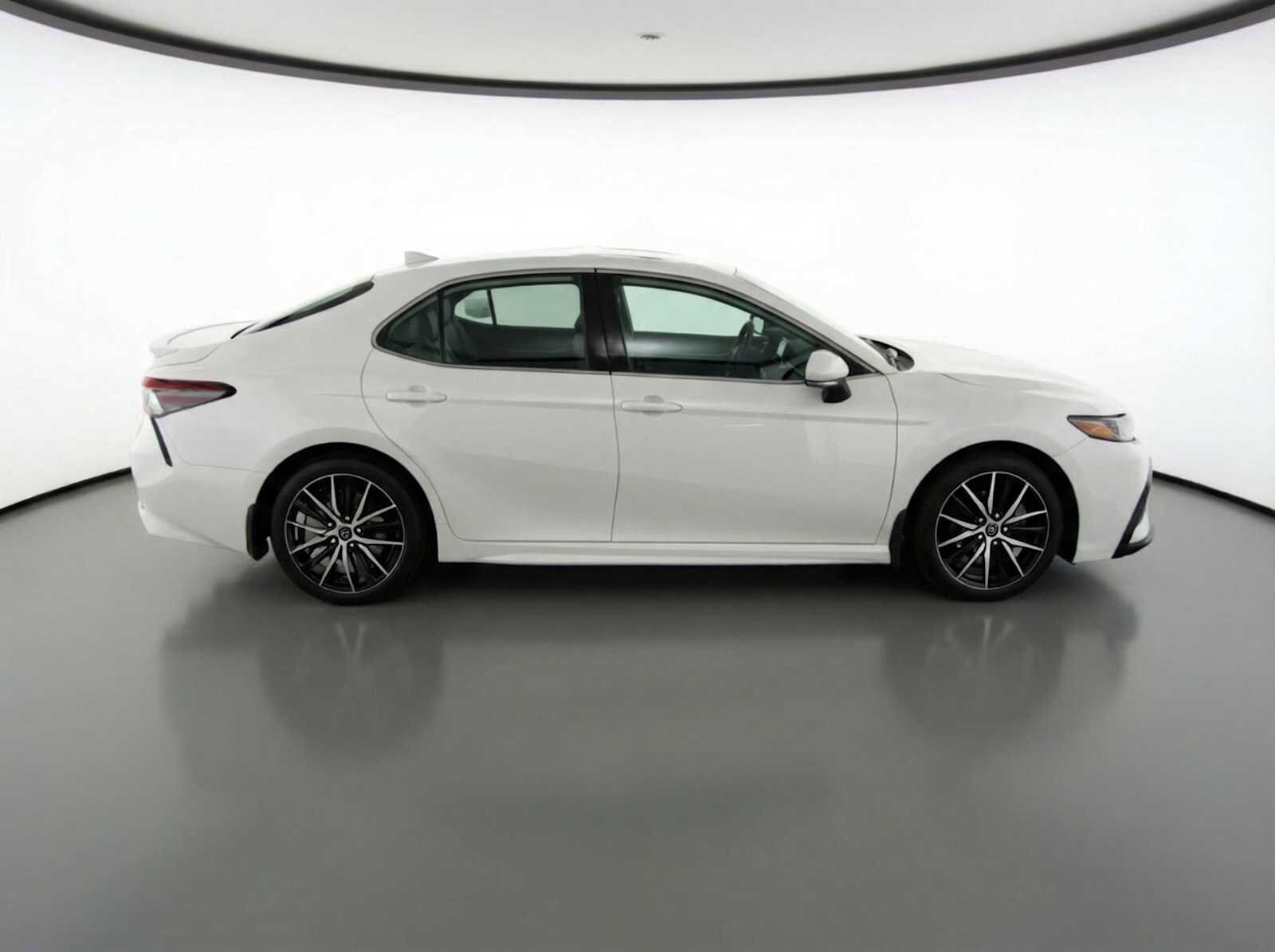 Thumbnail: 2023 Toyota Camry - 4