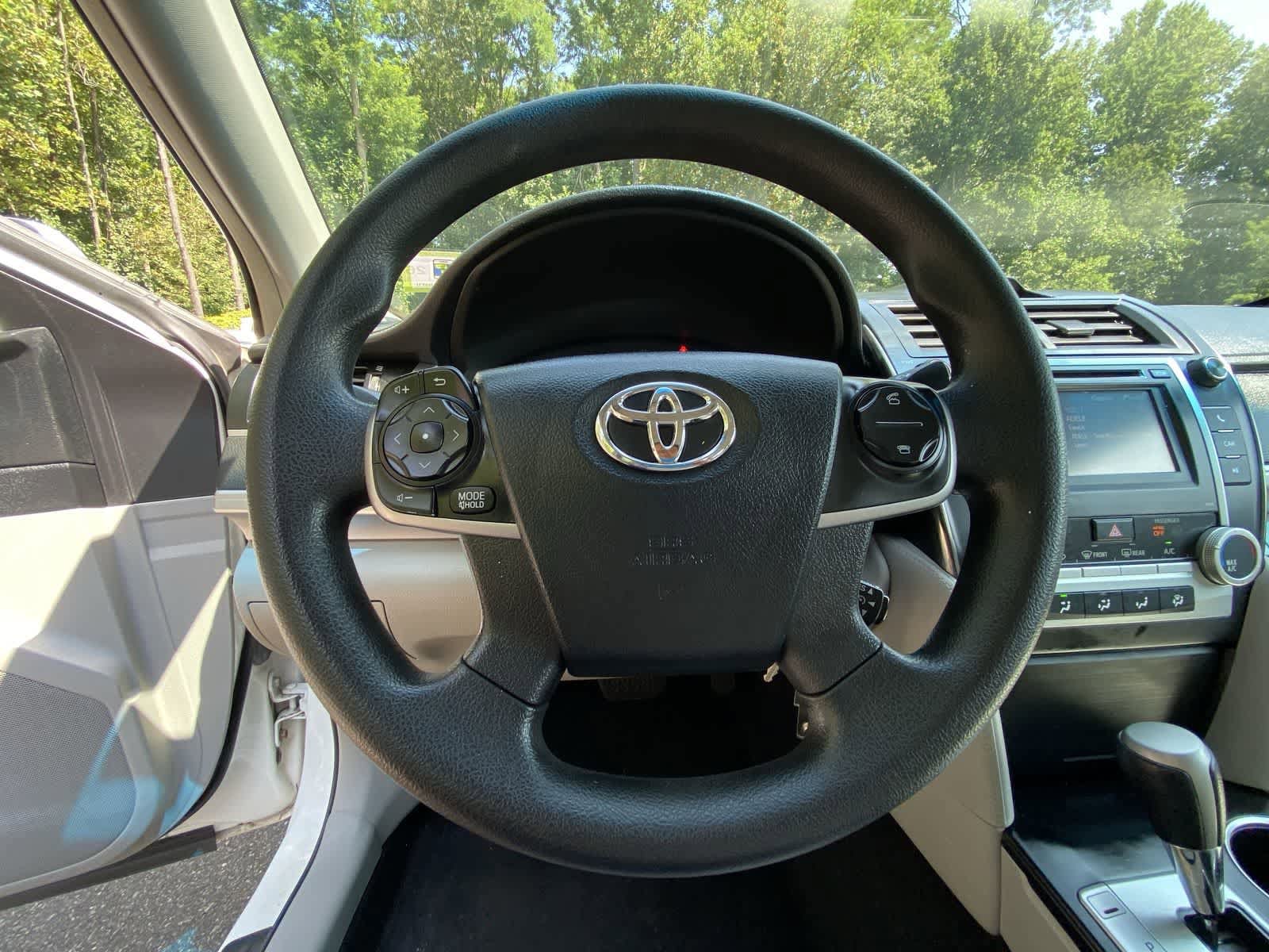 Thumbnail: 2013 Toyota Camry - 25
