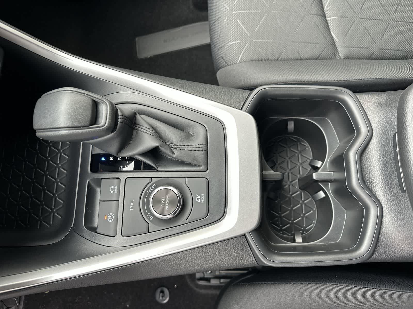 Thumbnail: 2025 Toyota RAV4 - 27