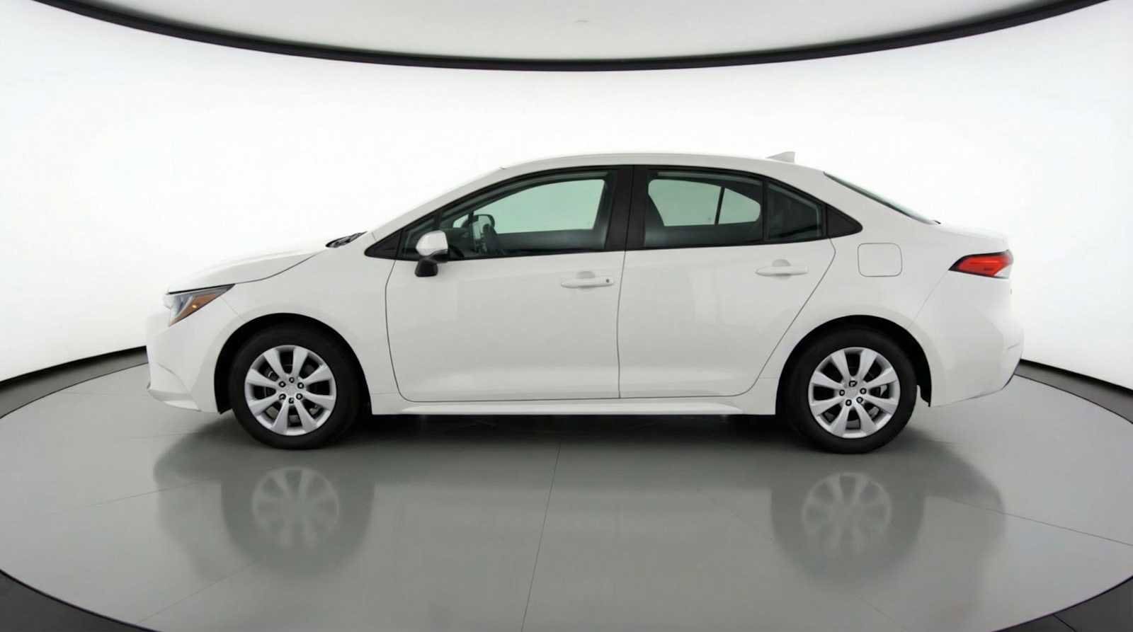 Thumbnail: 2024 Toyota Corolla - 3