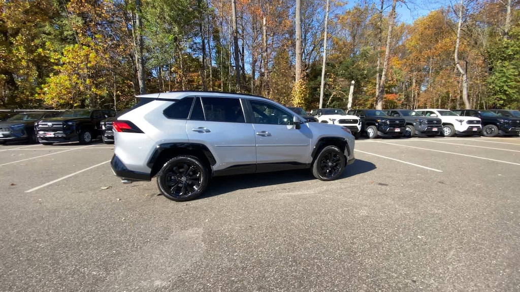 Used 2022 Toyota RAV4 Hybrid SE SUV