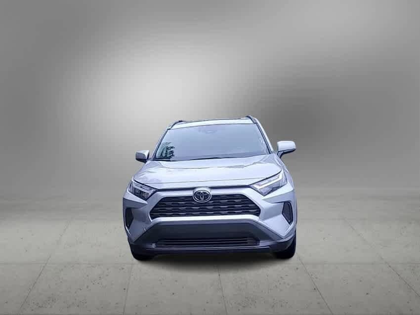 2025 Toyota RAV4 XLE 3