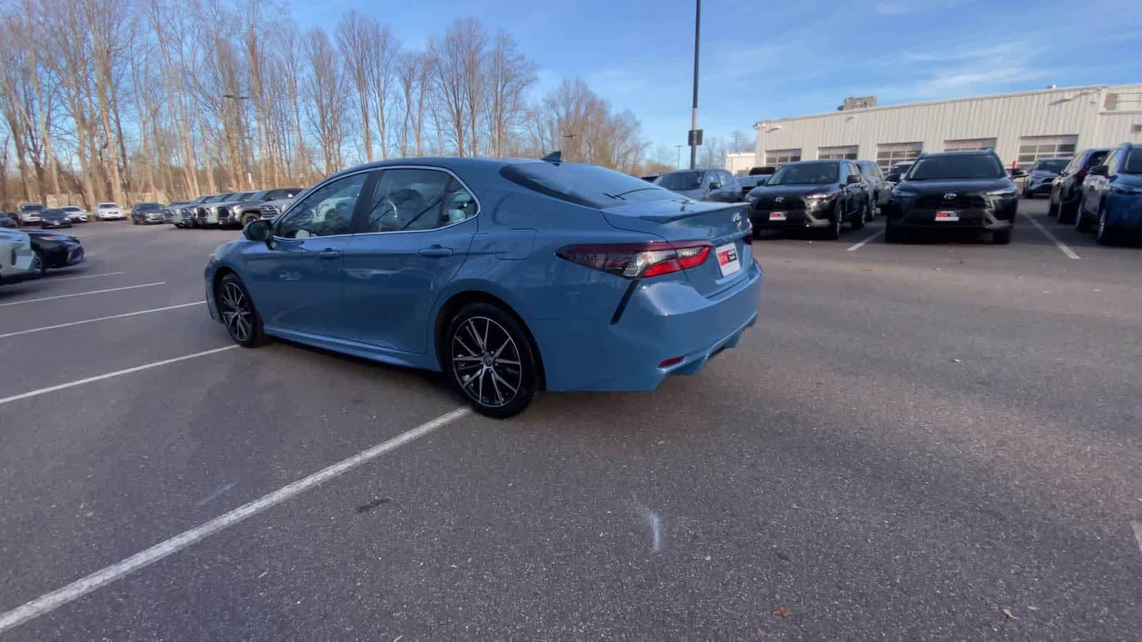 Thumbnail: 2023 Toyota Camry - 14