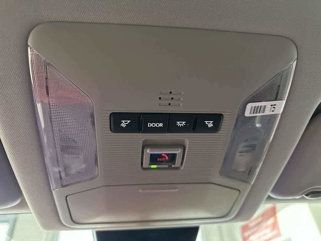 Thumbnail: 2025 Toyota RAV4 - 23