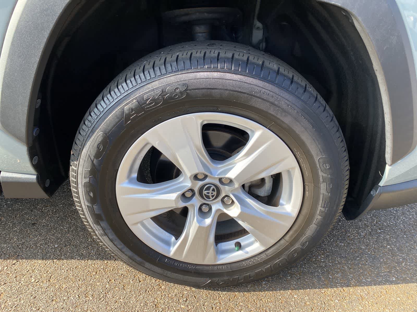 Thumbnail: 2021 Toyota RAV4 - 14