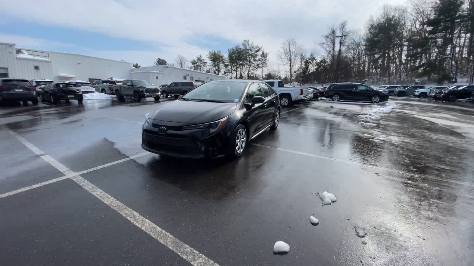 Thumbnail: 2025 Toyota Corolla - 5