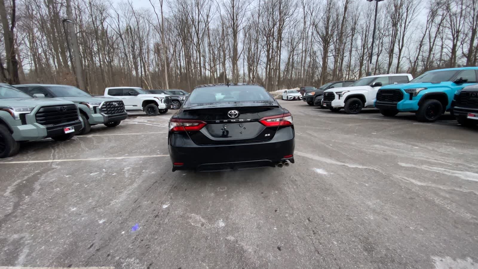 Thumbnail: 2023 Toyota Camry - 10