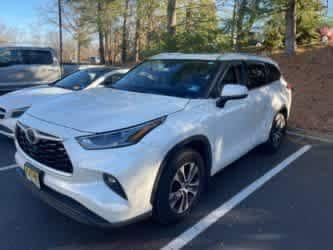 Thumbnail: 2021 Toyota Highlander - 6