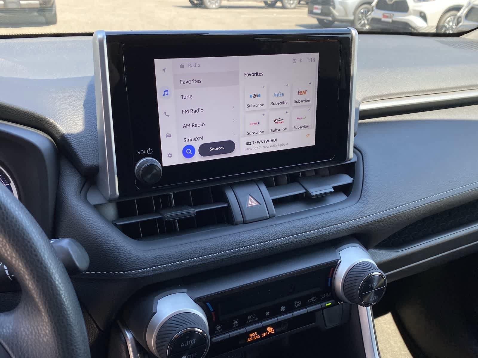 Thumbnail: 2025 Toyota RAV4 - 29