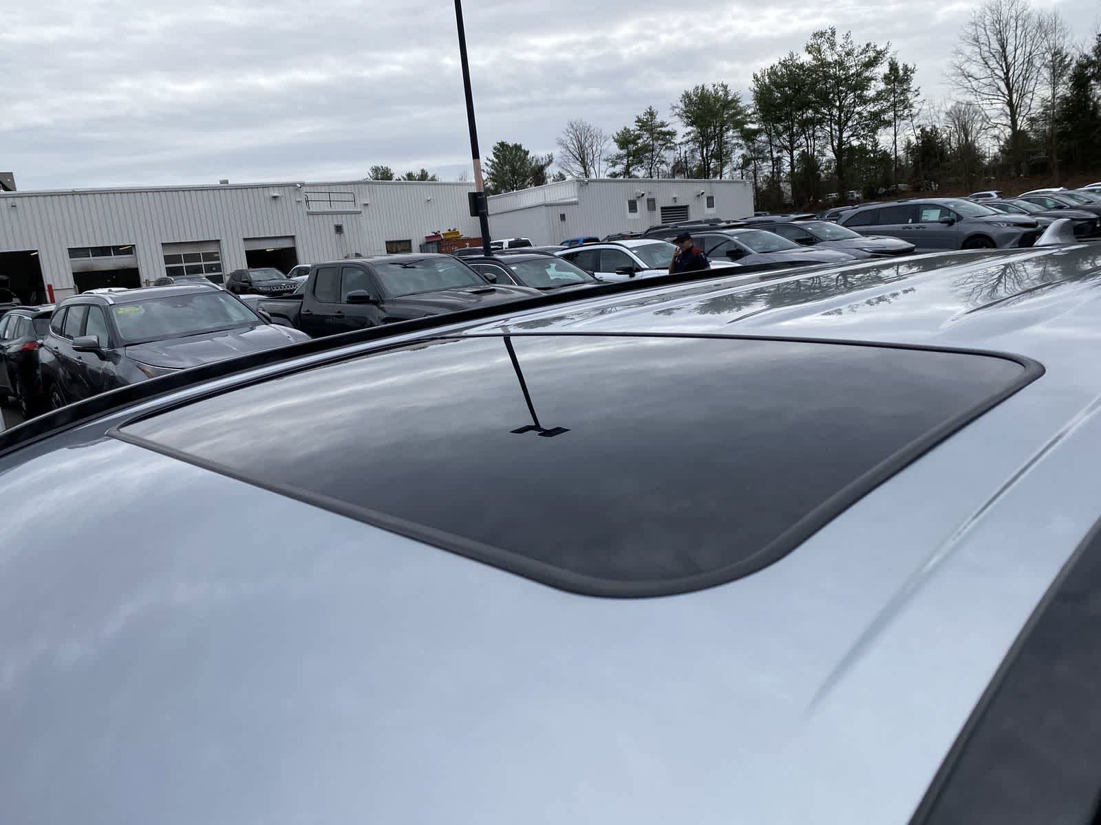 Thumbnail: 2025 Toyota Highlander - 15