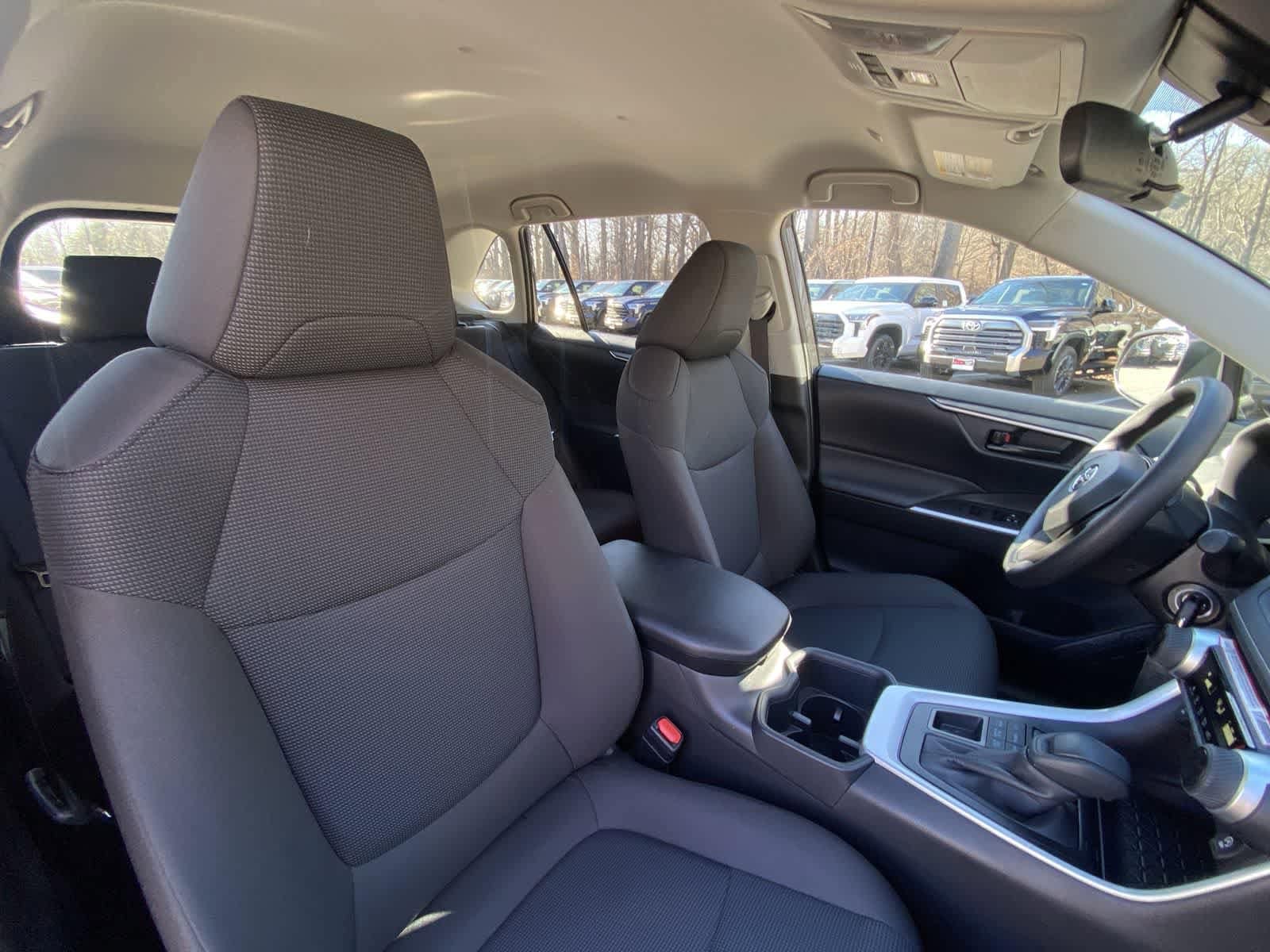 Thumbnail: 2025 Toyota RAV4 - 29