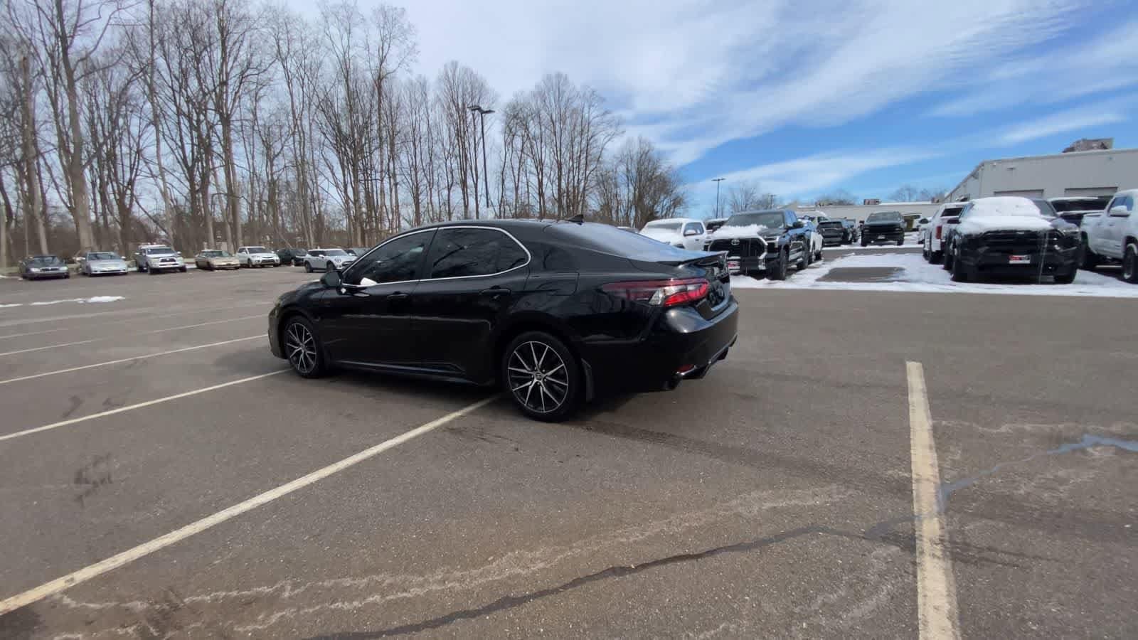 Thumbnail: 2023 Toyota Camry - 11