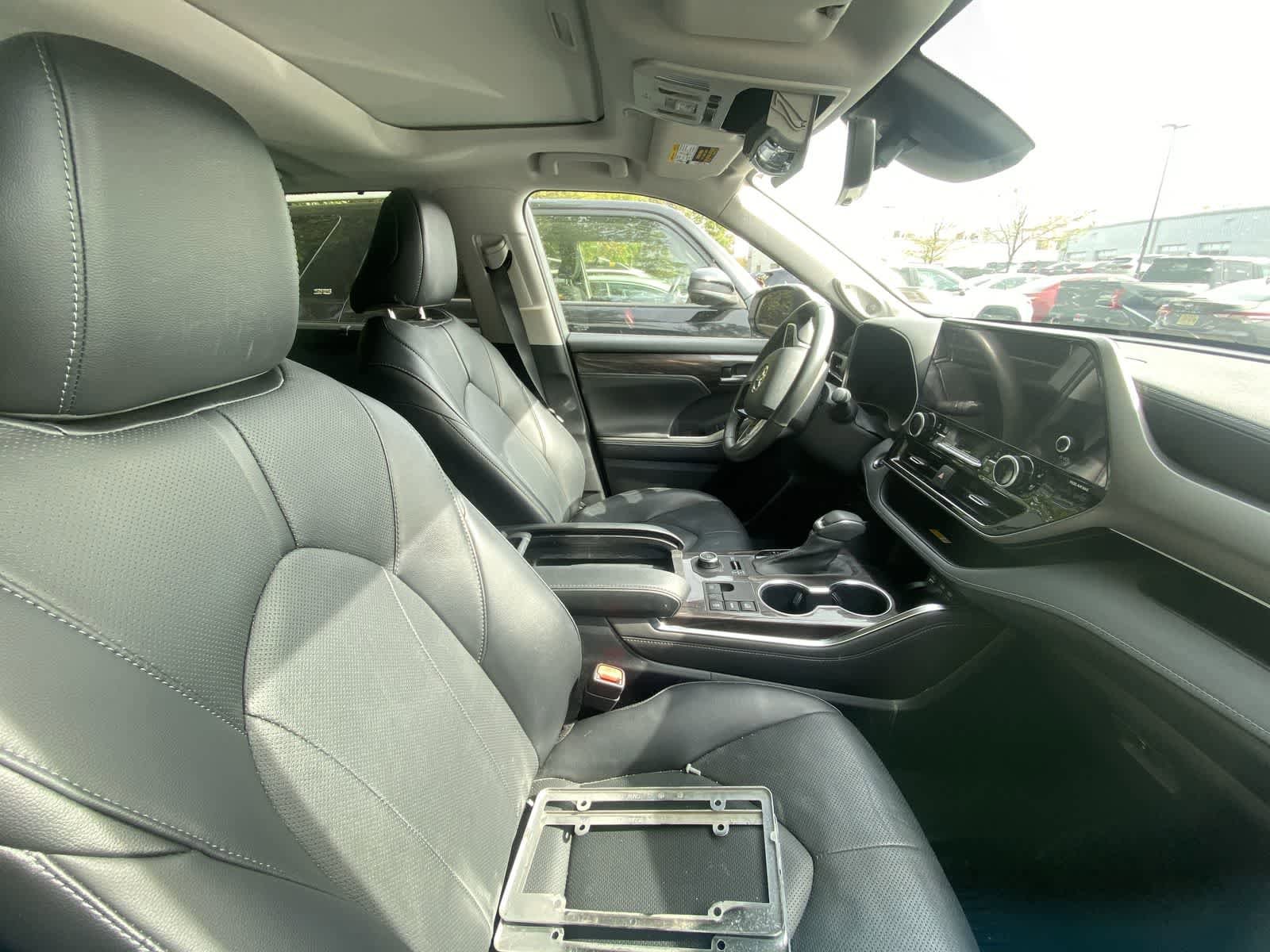 Thumbnail: 2023 Toyota Highlander - 5